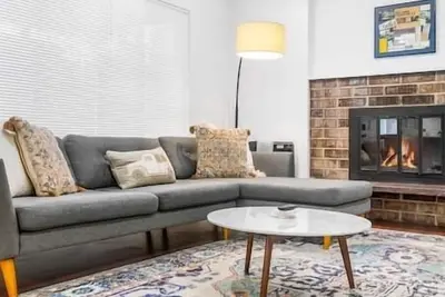 Seattle Cloud 2br Prime Location