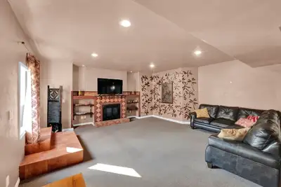 Image de Creative Cozy Lux Basement Apartment