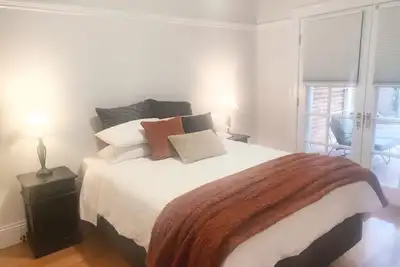 Image de 'Kareela' Heritage Terrace with Courtyard on Market