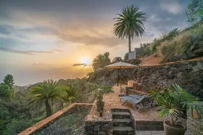 Image de Appartement de vacances \"Cueva El Desvelo\" avec vue sur mer, 3 terrasses privées et Wi-Fi