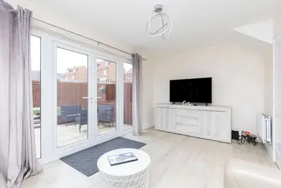 Image de 4 Bed 3. 5 Bath - Free Parking | Free WiFi | 2x En-suite Bedrooms | Self Check-in