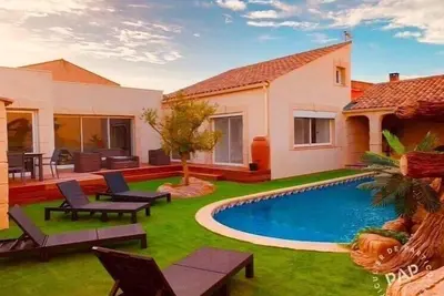 Image de Villa 4p Neuve avec piscine, toboggan aquatique et cascade