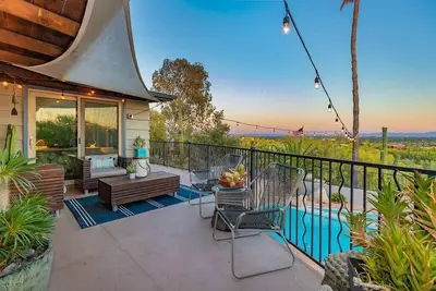 Image de The Bellini: Views, Pool, Style!