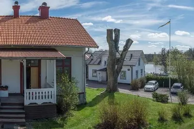 Image de Schoolhouse near the archipelago by the Göta canal