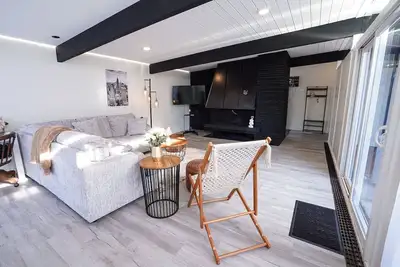 Image de Modern Retro Haven near Downtown Sedro Woolley
