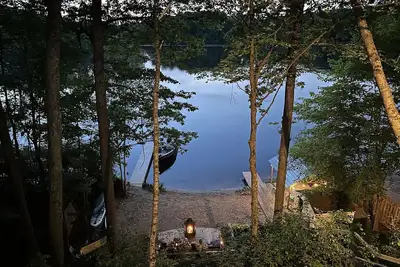 Image de Relaxing Lake House with Beach, Hot Tub