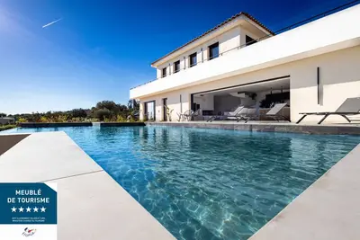 Image de Villa entre terre et mer classée 5 étoiles à la Cadière-d’Azur