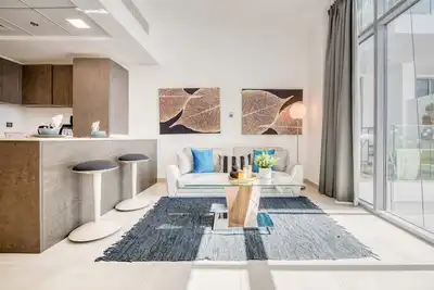 Image de Upbeat 1br at Pantheon Elysee Jumeirah Village Circle  by Deluxe Holiday Homes