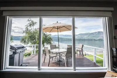 Image de Beachy family cabin right on Shuswap Lake