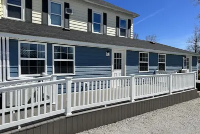 Image de Cottage on Strip w\/ 3 BDs, Newly Renovated, Pet Friendly Wifi, Ac, Grill, Fire Pit