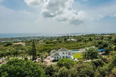 Image de The Captain's House 3 Bed Villa with pool, gardens, peak & ocean views