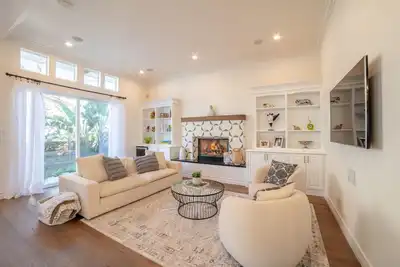 Image de Chic 5br Beach Oasis in Manhattan Beach Ca đź’— Peace & Tranquility