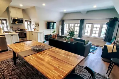 Image de Mke Mansion - West Wing Private Home