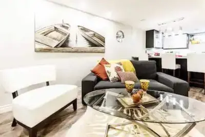 Image de Cheerful 3Bdr 1Bath Suite in North Edmonton