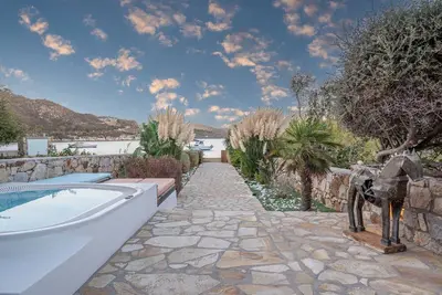 Image de Beachfront Villa with private mini pool \/ jacuzzi