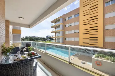 Image de Relaxing 1-Bedroom Apartment w\/ Pool, Near Beach
