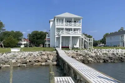Image de Family Friendly Waterfront Home in Atlantic, Nc with Million Dollar Views!