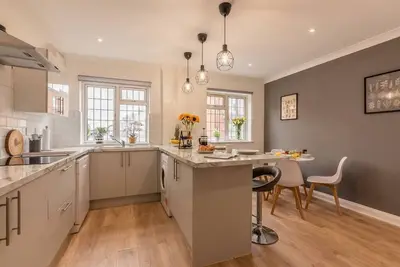Image de Luxury Southampton house with garden and parking