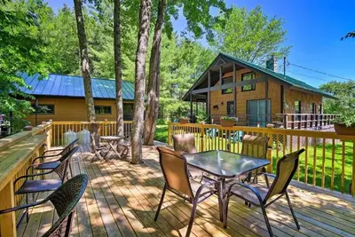 Image de White Mountains Cottage w\/ Mountain & Lake Views!