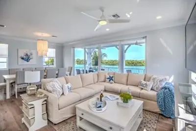 Image de It's 5 O'Clock Somewhere, Developer's Model, First Time Vacation Rental!