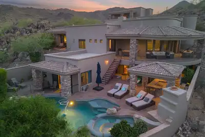 Image de Private estate, insane views, minutes to Scottsdale! Groups & family paradise!