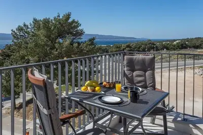 Image de Appartement dans Bol avec vue mer, Balcon, Climatisation, Wifi (5127-1)