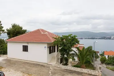 Image de Appartement dans Okrug Gornji avec vue mer, Balcon, Climatisation, Wifi (5165-1)