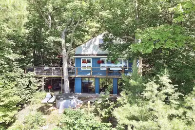 Image de Treehouse on Canandaigua Lake-5+ bdrm, Hot Tub!