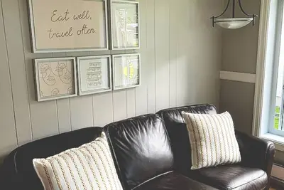 Image de Beautiful 2 Bedroom 4-Season Cottage