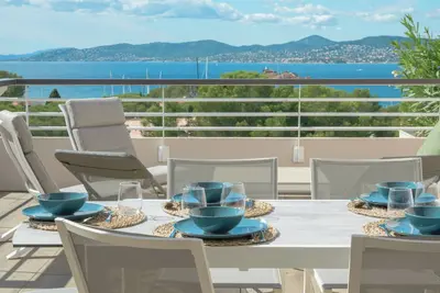 Image de Magnifique triplex avec roof top et vue imprenable sur la mer