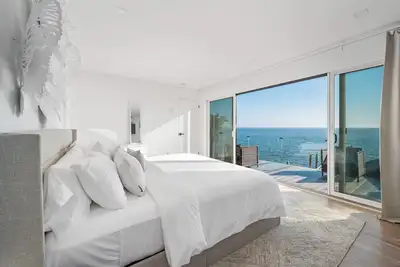 Image de Private beach on a fenced in property sunset views