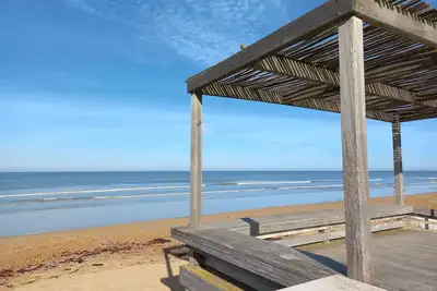 Image de Beachfront apartment