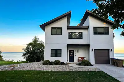 Image de Modern Lakeside Villa