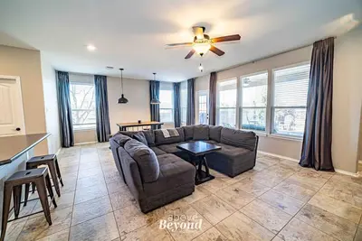 Image de Steampunk Science | 3 Bed, 2 Bath