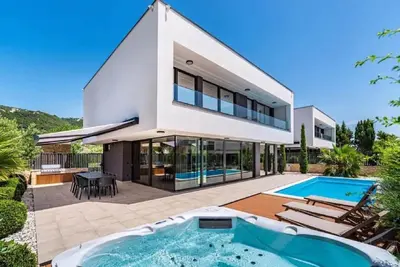 Image de Villa Alpha - Four Bedroom Villa with Swimming Pool