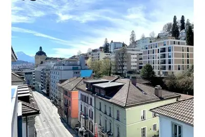 1bdr Apt with Balcony - Central Location