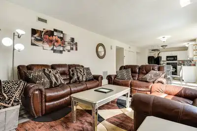 Image de Indianapolis Rental Home w/ Gym: Near Speedway!