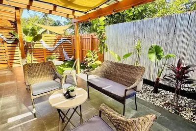 Image de 15 minutes from the Beach!