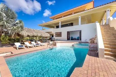 Image de Relaxing spacious villa w\/ Pool, Bubble bath & Bbq