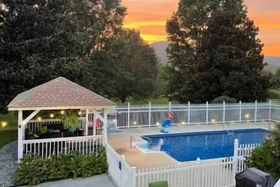 Image de Suite Retreat -Pool & Spa w/Mtn Views | Mins to Chattanooga
