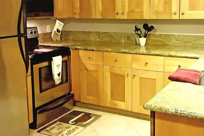 Image de 2bed 1. 5 ba Condo by Lake Pont. -31 day minimum