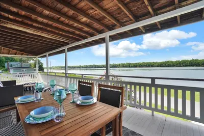 Image de Tuscan River Retreat with Scenic River Views