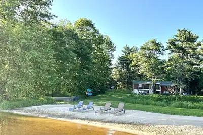 Image de Lakeside Log Cabin - Enjoy a beautiful sugar sand beach, Eau Claire Area