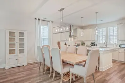 Image de Family Friendly New Home in Charleston’s Park Circle