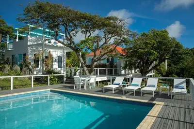 Image de Windchime Villa - Renovated Private Villa with Gorgeous Views & Pool - Sleeps 10
