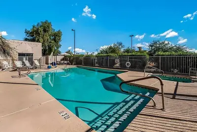 Image de Clean and Modern Unit, Pool, Parking, Breakfast, Free Wifi