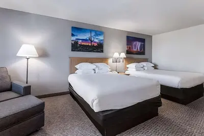 Image de Great Escape in Red Lion Inn & Suites Goodyear Phoenix! Pool, Gym, Breakfast