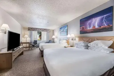 Image de Affordable Unit Near State Farm Stadium! Pool, Free Parking and Breakfast!