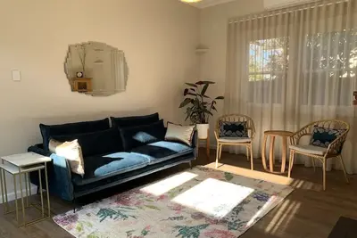 Image de Art Deco Cottage.