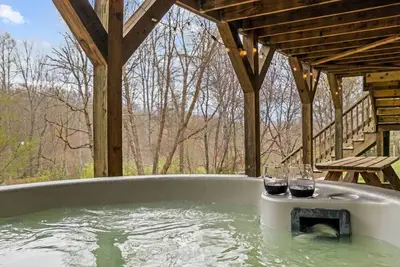 Image de Whistler Retreat, Hot Tub, Fireplace, and Views!